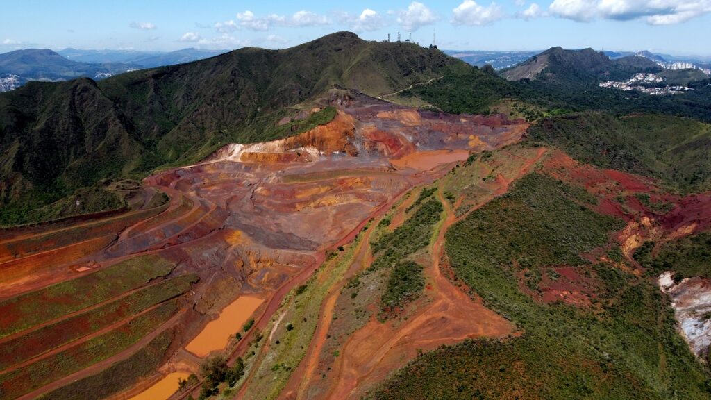 Polícia Federal de Minas Gerais Lança Força-Tarefa para Combater Crimes Ambientais com Tecnologia Av