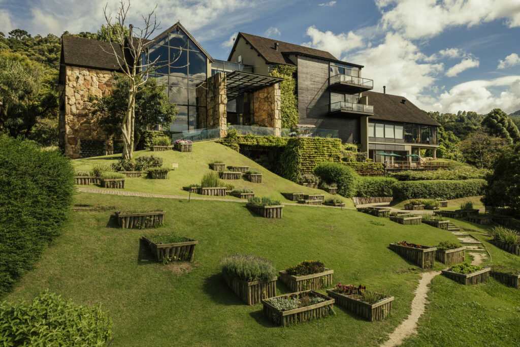 Prime You: A Gestão de Propriedades de Luxo do Ex-Banqueiro Daniel Vorcaro Prime You: A Gestão de Propriedades de Luxo do Ex-Banqueiro Daniel Vorcaro