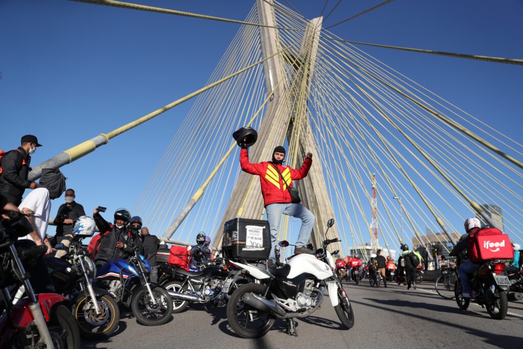 Regulamentação de Entregas por Aplicativos: Propostas Divergentes entre Governo e Empresas Regulamentação de Entregas por Aplicativos: Propostas Divergentes entre Governo e Empresas