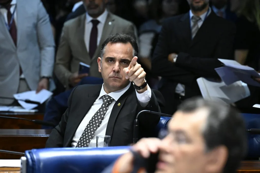 Rodrigo Pacheco Se Filia ao PSB e Pode Concorrer ao Governo de Minas Rodrigo Pacheco Se Filia ao PSB e Pode Concorrer ao Governo de Minas