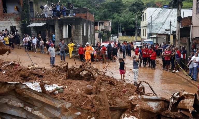 SOS Zona da Mata Mineira: Um Chamado à Ação em Meio à Tragédia SOS Zona da Mata Mineira: Um Chamado à Ação em Meio à Tragédia