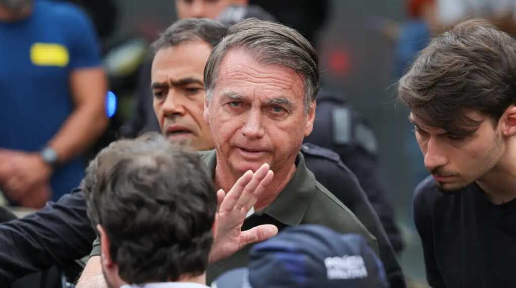 49% dos Brasileiros Apoiam Prisão Domiciliar de Bolsonaro, Revela Pesquisa Ipsos-Ipec
