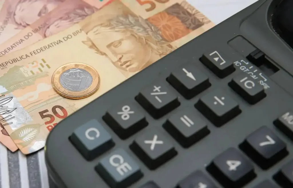 Brasil Registra Recorde de Famílias Endividadas em 2024 Brasil Registra Recorde de Famílias Endividadas em 2024