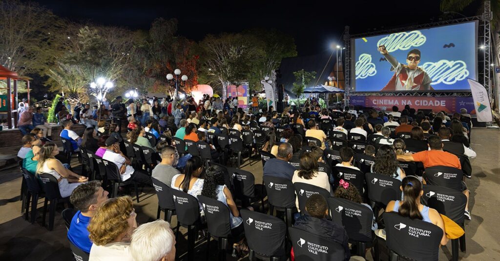 Cinema na Cidade: Projeto Itinerante Celebra 5 Anos e Leva Cultura ao Interior de Minas Cinema na Cidade: Projeto Itinerante Celebra 5 Anos e Leva Cultura ao Interior de Minas