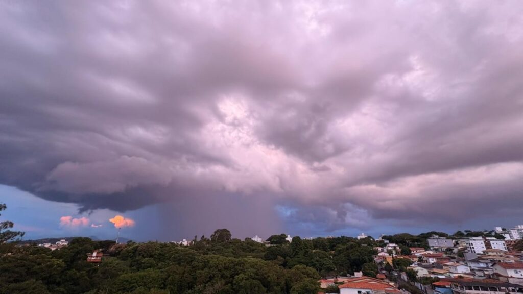 Defesa Civil de BH Emite Alertas de Granizo e Chuvas Intensas com Risco de Enxurradas