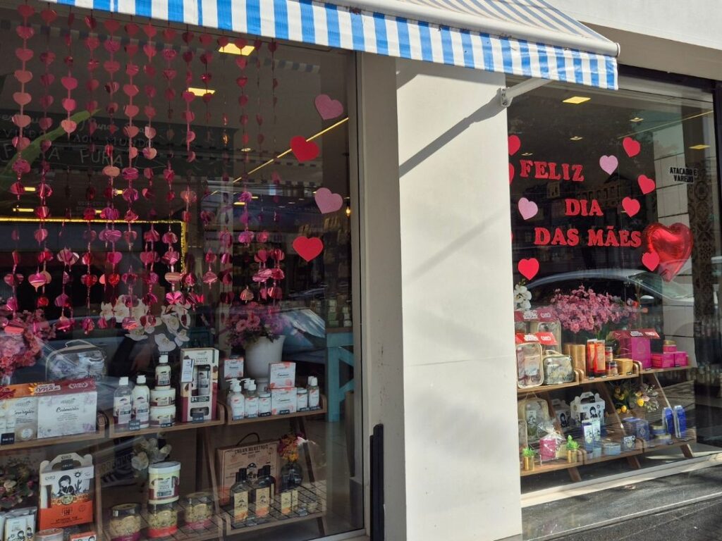 Dia das Mães deve gerar R$ 4 bilhões na economia mineira, aponta pesquisa da FCDL-MG