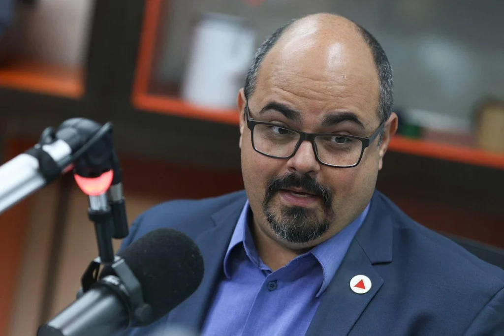 Direita Fragmentada em Minas Gerais a Seis Meses das Eleições