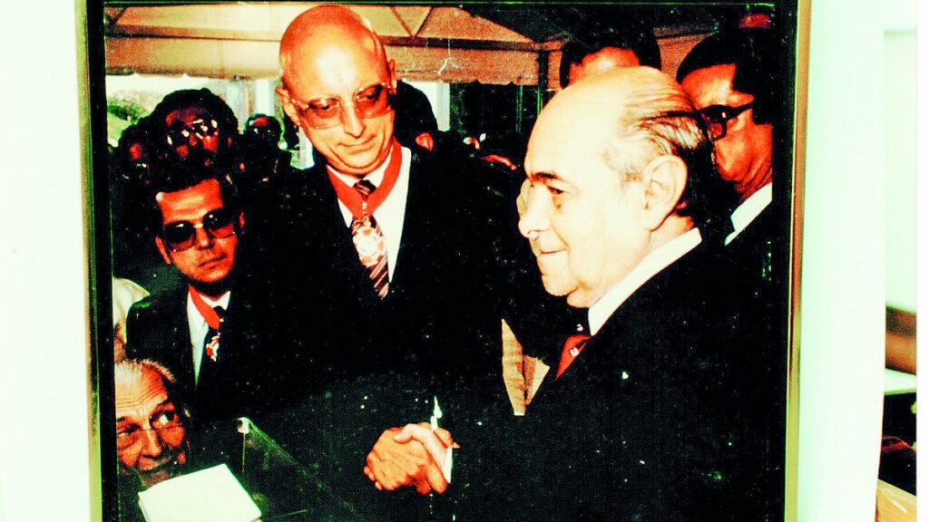 Doação do Livro de Tiradentes: Um Marco Histórico em Minas Gerais