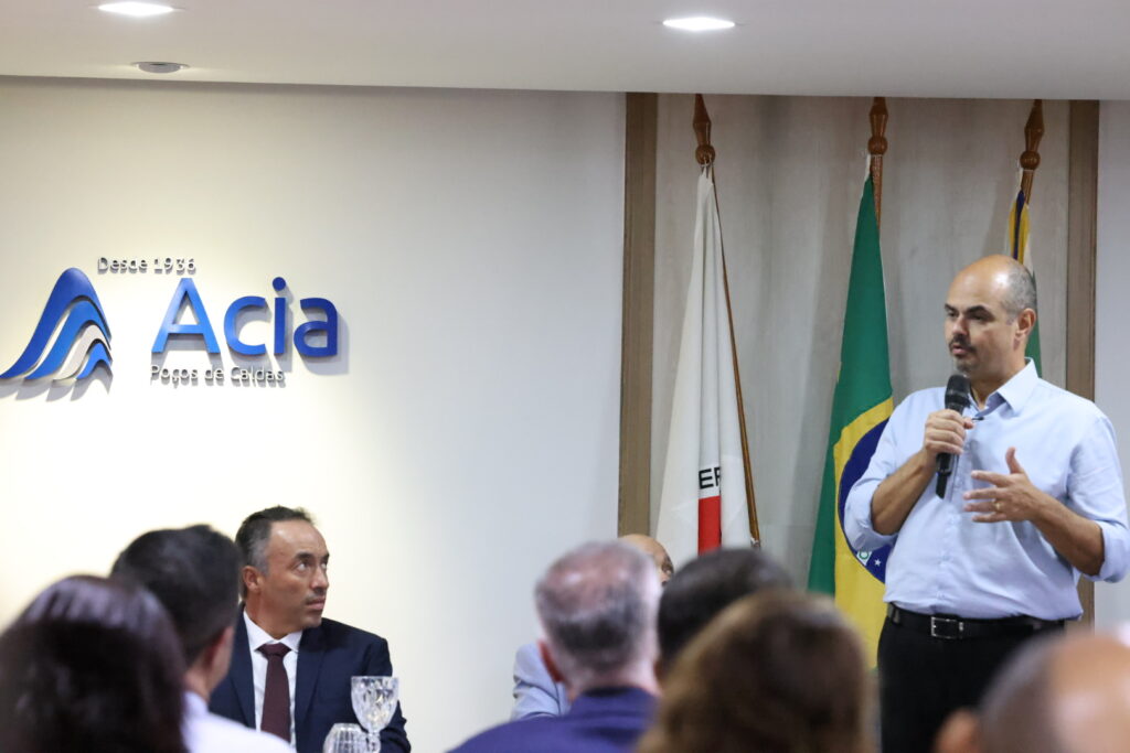 Governador de Minas Gerais se Reúne com Líderes Religiosos no Sul do Estado