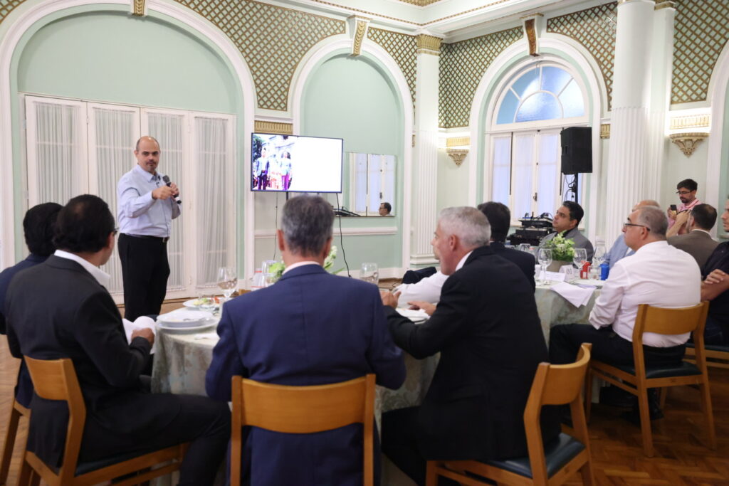 Governador de Minas Gerais Dialoga com Setor Produtivo em Poços de Caldas