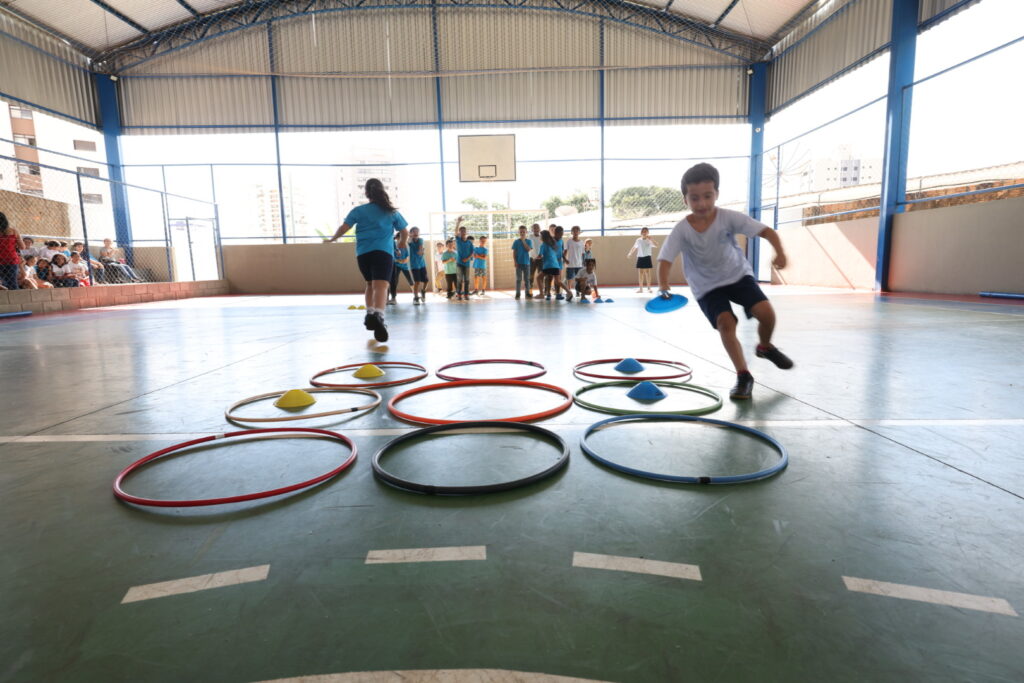 Governo de Minas Entrega Nova Quadra Poliesportiva em Escola de Uberaba