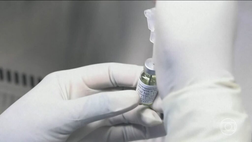 Homem de 63 anos apresenta remissão do HIV após inédito transplante de medula óssea do irmão