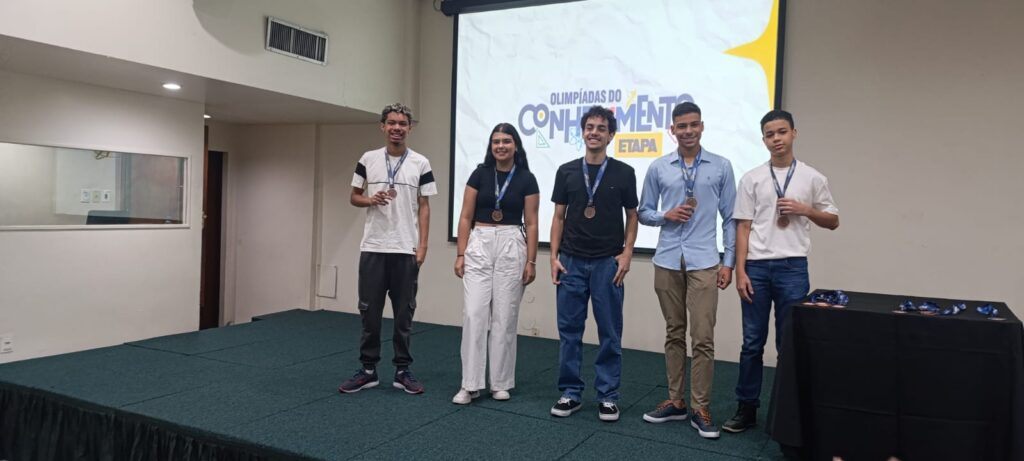 Jovem de Minas Gerais se Destaca em Olimpíadas Internacionais de Ciência e Tecnologia