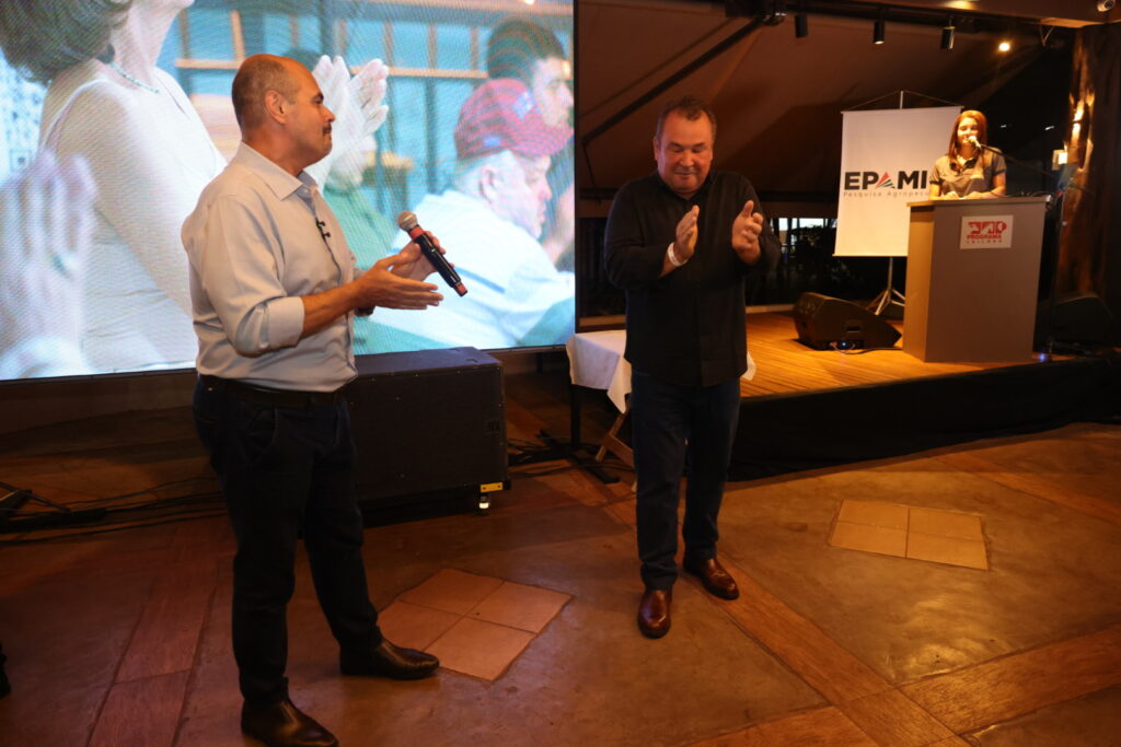 Leilão Gir Leiteiro em Uberaba: Governador de Minas Destaca Inovação no Agro