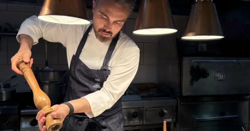 Leo Paixão: O Chef que Revolucionou a Gastronomia de Belo Horizonte Leo Paixão: O Chef que Revolucionou a Gastronomia de Belo Horizonte