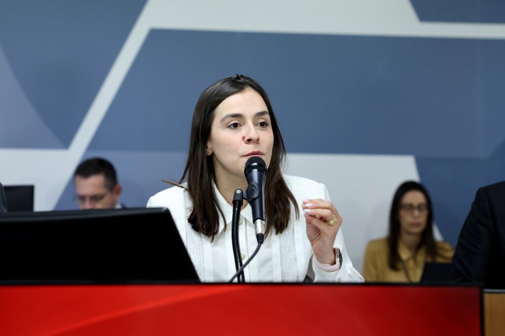 Lohanna Lança Proposta para Medalha Lô Borges e Valoriza a Música Mineira Lohanna Lança Proposta para Medalha Lô Borges e Valoriza a Música Mineira