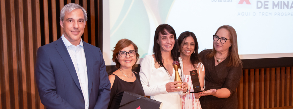 Minas Gerais: Referência Nacional em Atendimento Presencial e Escuta Qualificada ao Cidadão Minas Gerais: Referência Nacional em Atendimento Presencial e Escuta Qualificada ao Cidadão