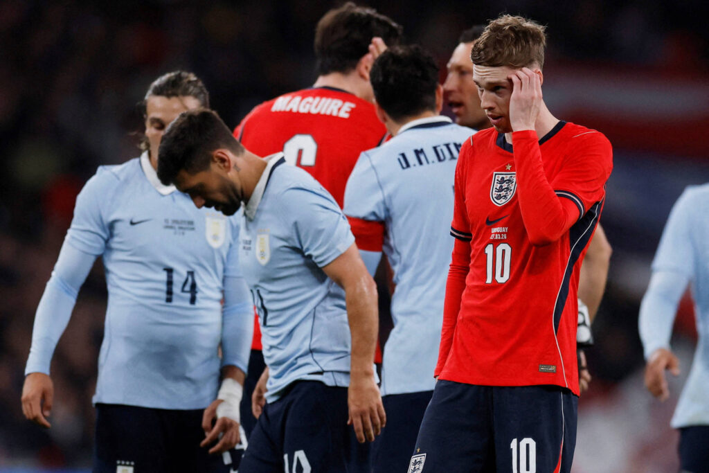 Nike Apura Falhas de Design em Uniformes Antes da Copa do Mundo de Futebol