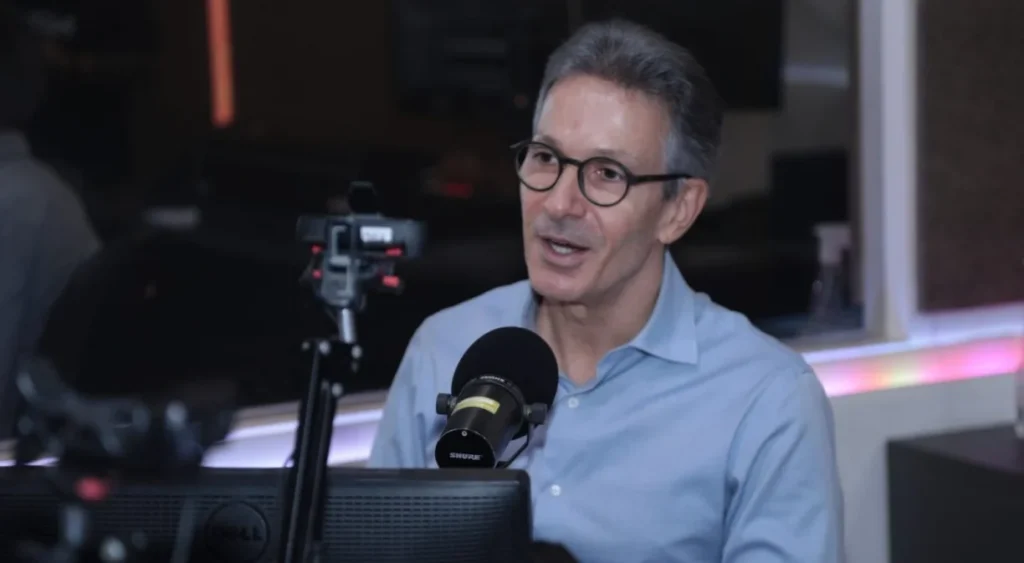 O Ascenso de Romeu Zema: Um Desafio para Lula e Flávio Bolsonaro