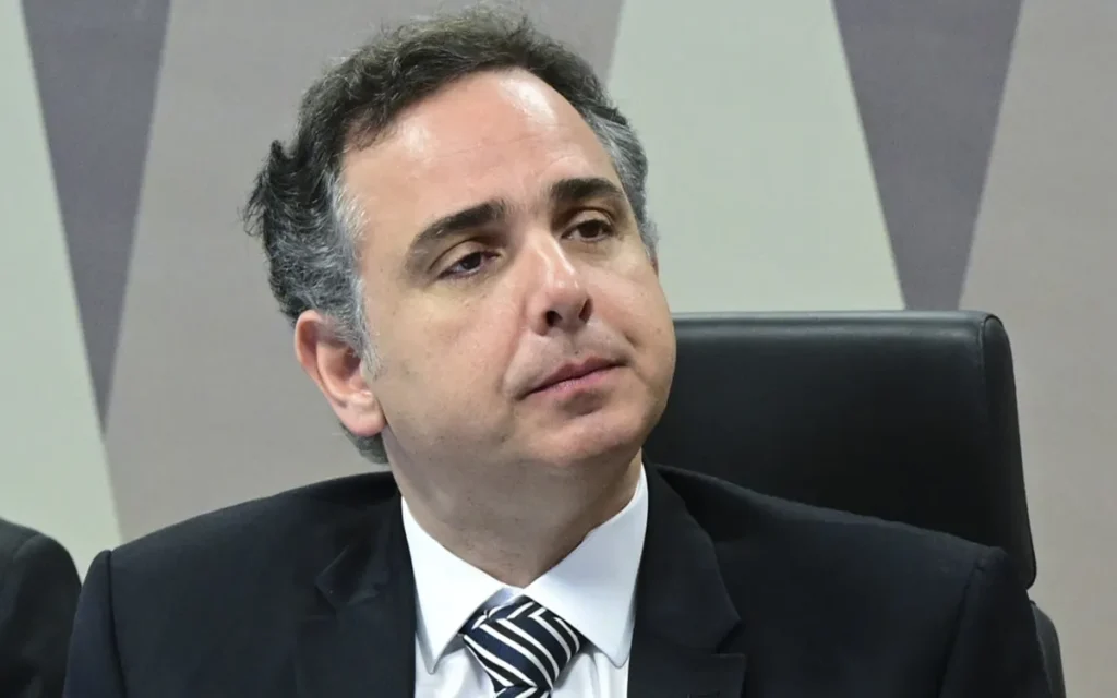 Pacheco se filia ao PSB, mas não revela se disputará governo de Minas