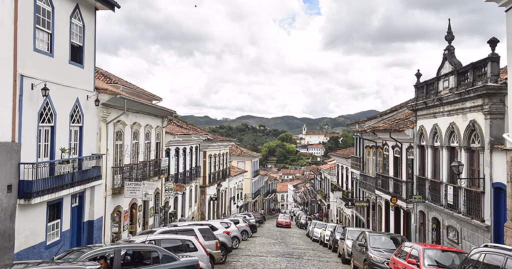 Patrimônio Histórico de Minas Gerais: Um Impulsor do Turismo e da Economia Local Patrimônio Histórico de Minas Gerais: Um Impulsor do Turismo e da Economia Local