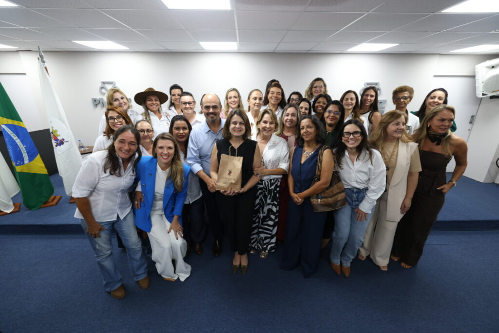 Protagonismo Feminino no Agronegócio: Governador de Minas Gerais Participa de Evento em Uberaba