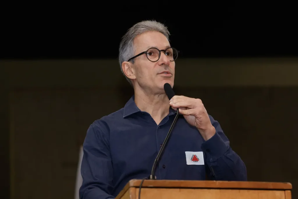 Zema Reitera Compromisso com a Privatização da Petrobras e Banco do Brasil