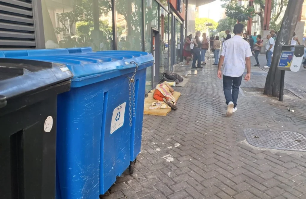 Crescimento da População em Situação de Rua em BH: Um Desafio Político e Social