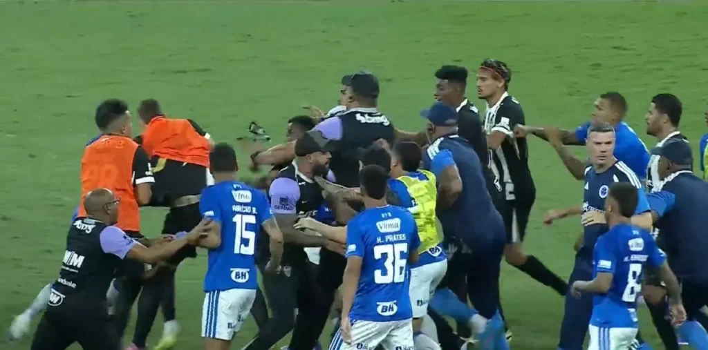 Cruzeiro e Atlético: Reencontro Após Clássico Marcado por Briga Histórica