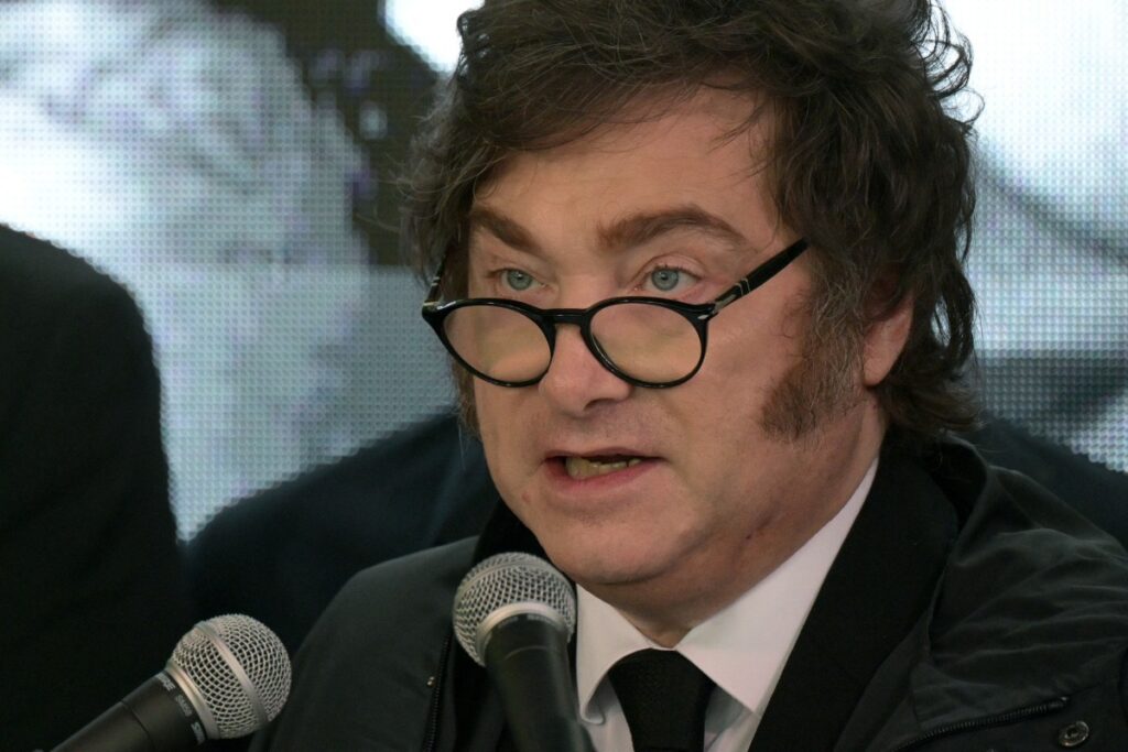 Javier Milei: Desafios Econômicos e Impopularidade Crescente na Argentina