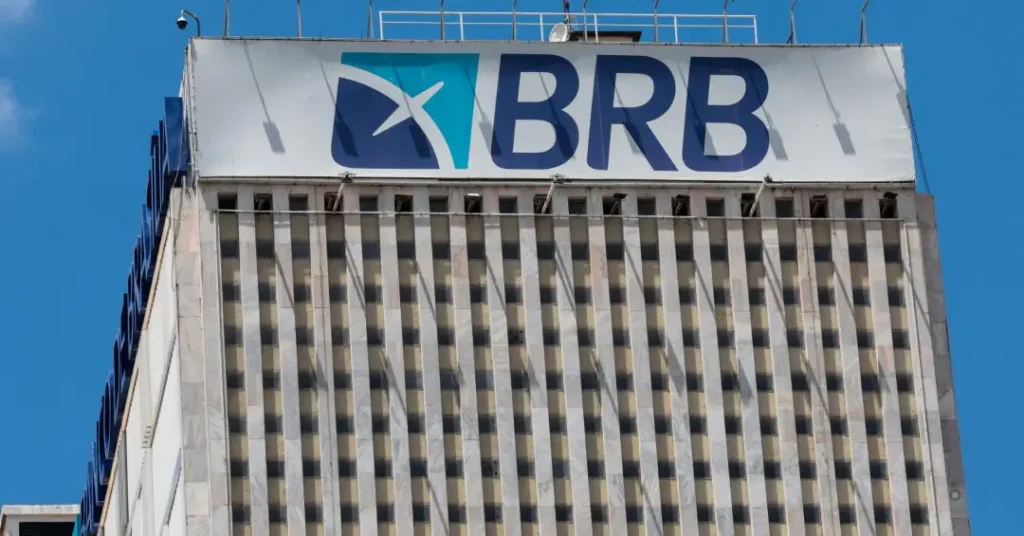 Privatização: a Solução para os Bancos Estatais e o Caso do BRB Privatização: a Solução para os Bancos Estatais e o Caso do BRB