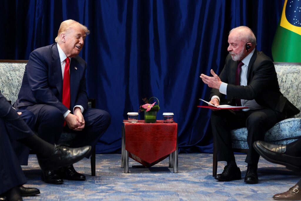 Reunião entre Lula e Trump: Detalhes da Passagem pelo Salão Oval e Comitivas Reduzidas