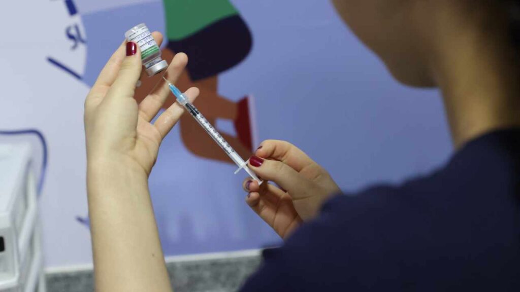 Vacinação Contra Gripe em Uberlândia É Ampliada a Partir de Segunda-feira (18) Vacinação Contra Gripe em Uberlândia É Ampliada a Partir de Segunda-feira (18)