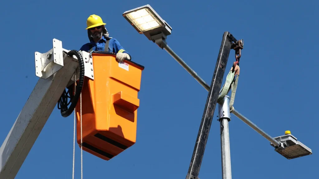 Investimento de R$20 milhões em iluminação pública melhora segurança nas rodovias de Uberlândia Investimento de R$20 milhões em iluminação pública melhora segurança nas rodovias de Uberlândia
