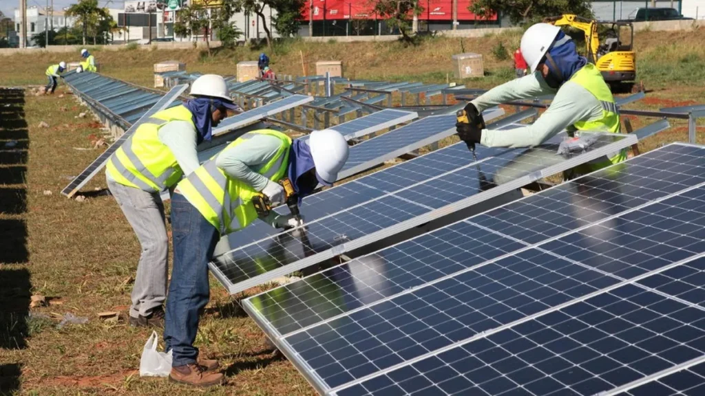 Uberlândia se destaca como 8ª maior geradora de energia solar no Brasil Uberlândia se destaca como 8ª maior geradora de energia solar no Brasil