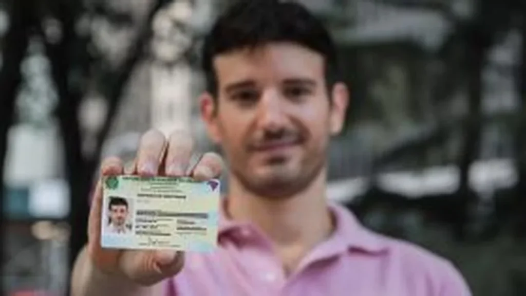 Como emitir a Carteira de Identidade Nacional de graça em Minas Gerais de forma prática