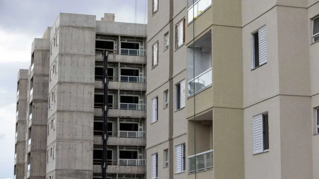 Construção Civil em Minas Gerais Enfrenta Desafios com Crédito Mais Caro e Perde Força Construção Civil em Minas Gerais Enfrenta Desafios com Crédito Mais Caro e Perde Força