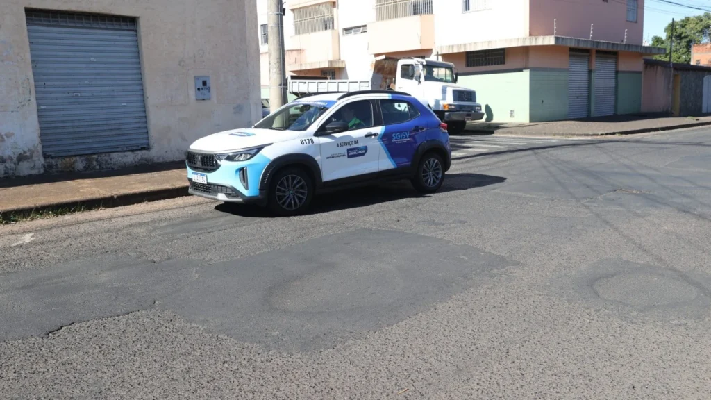 Uberlândia inova com tecnologia embarcada para monitorar 3,5 mil km de vias e otimizar manutenção